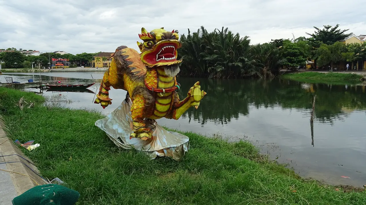 Tượng rồng ở Hội An
